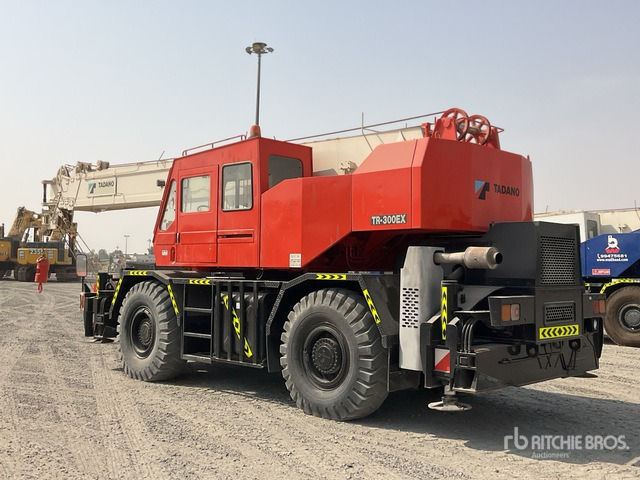 2002 Tadano TR300EX 30 ton 4x4x4 Rough Terrain Crane - Macara pentru teren accidentat: Foto 3 2002 Tadano TR300EX 30 ton 4x4x4 Rough Terrain Crane - Macara pentru teren accidentat: Foto 3