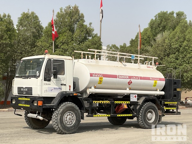 2005 MAN LE18.220 8000 L 4x4 Tanker Truck - Camion cisternă: Foto 1 2005 MAN LE18.220 8000 L 4x4 Tanker Truck - Camion cisternă: Foto 1