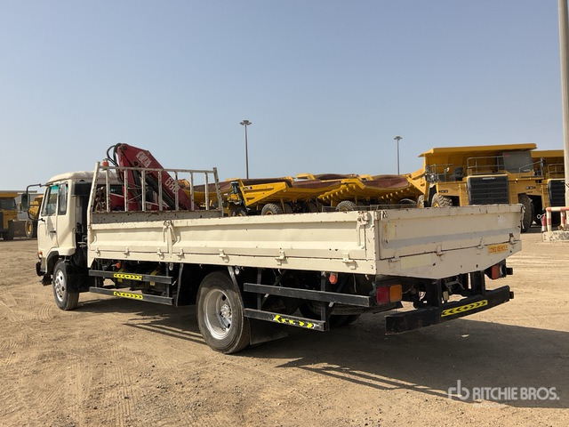 2006 Nissan MK210 2006 HMF 683K1 Knuckle Boom on 4x2 Flatbed Truck with Crane - Camion platformă, Camion cu macara: Foto 2 2006 Nissan MK210 2006 HMF 683K1 Knuckle Boom on 4x2 Flatbed Truck with Crane - Camion platformă, Camion cu macara: Foto 2