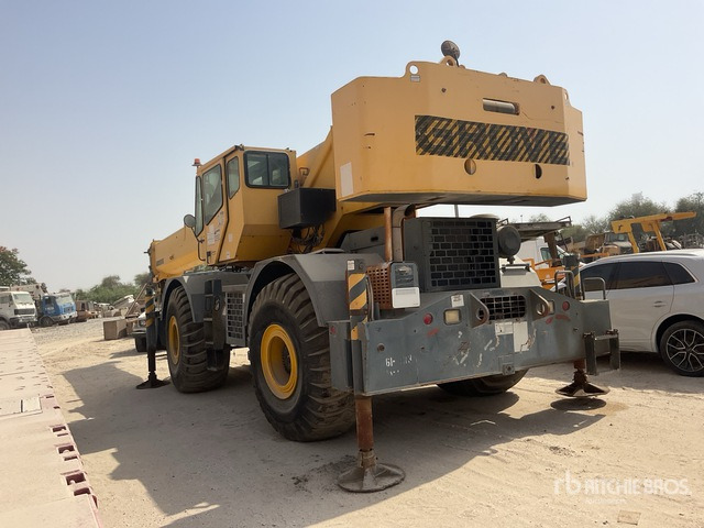 2007 Grove RT700E 55 ton 4x4x4 (Inoperable) Rough Terrain Crane - Macara pentru teren accidentat: Foto 3 2007 Grove RT700E 55 ton 4x4x4 (Inoperable) Rough Terrain Crane - Macara pentru teren accidentat: Foto 3