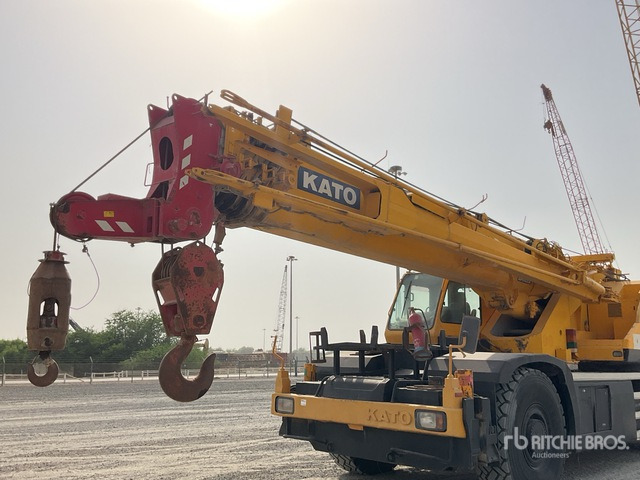 2007 Kato SL600II 51 ton 4x4x4 Rough Terrain Crane - Macara pentru teren accidentat: Foto 5 2007 Kato SL600II 51 ton 4x4x4 Rough Terrain Crane - Macara pentru teren accidentat: Foto 5