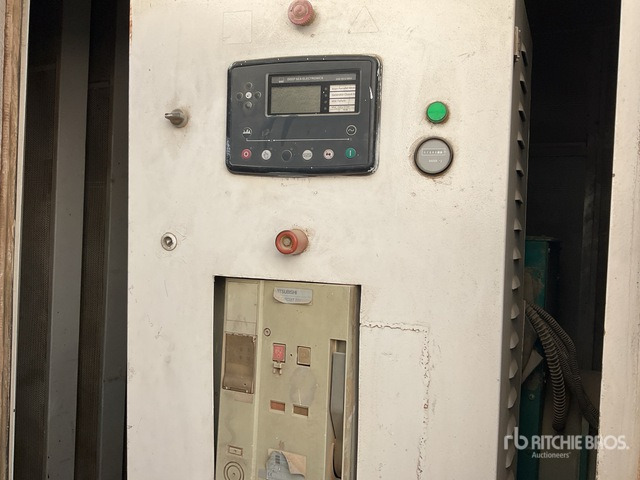 2011 Cummins 1650 kVA Containerized (Inoperable) Generator Set - Generator electric: Foto 5 2011 Cummins 1650 kVA Containerized (Inoperable) Generator Set - Generator electric: Foto 5