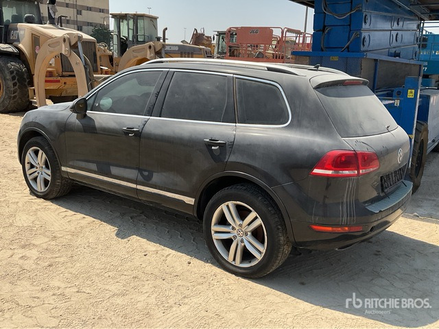 2011 Volkswagen Taureq AWD (Inoperable) SUV - SUV: Foto 2 2011 Volkswagen Taureq AWD (Inoperable) SUV - SUV: Foto 2