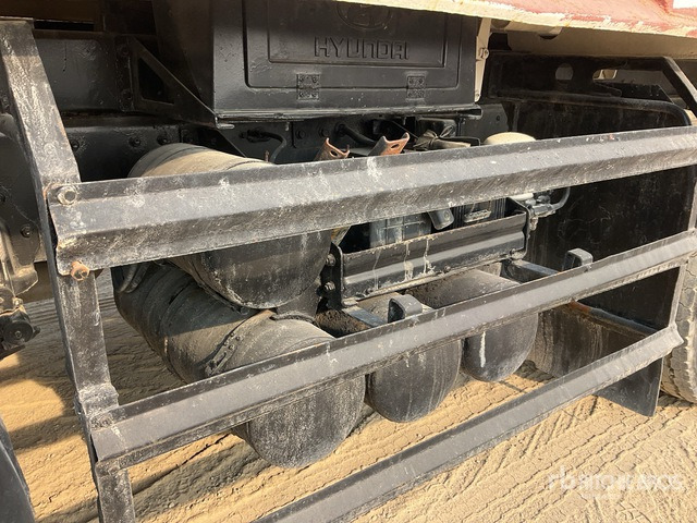 2014 Hyundai HD370 8x4 Twin-Steer Tri/A Dump Truck - Camion basculantă: Foto 4 2014 Hyundai HD370 8x4 Twin-Steer Tri/A Dump Truck - Camion basculantă: Foto 4