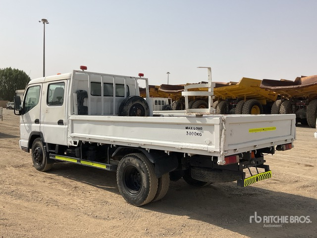 2014 Mitsubishi 4x2 Crew Cab Flatbed Truck - Camion platformă: Foto 3 2014 Mitsubishi 4x2 Crew Cab Flatbed Truck - Camion platformă: Foto 3