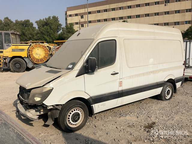 2016 Mercedes-Benz Sprinter 316 (Inoperable) Cargo Van - Dubă: Foto 2 2016 Mercedes-Benz Sprinter 316 (Inoperable) Cargo Van - Dubă: Foto 2