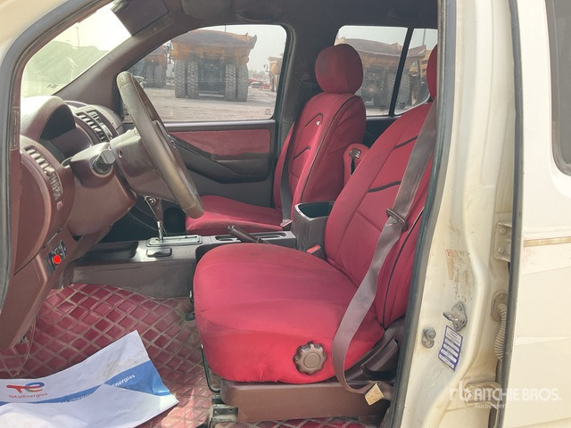 2016 Nissan 4x2 Crew Cab Pickup - Pick-up: Foto 5 2016 Nissan 4x2 Crew Cab Pickup - Pick-up: Foto 5