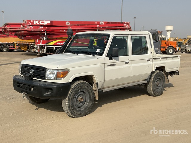 2016 Toyota Land Cruiser 79L 4x4 Crew Cab Pickup - Tocător resturi vegetale/ Mulcer: Foto 1 2016 Toyota Land Cruiser 79L 4x4 Crew Cab Pickup - Tocător resturi vegetale/ Mulcer: Foto 1