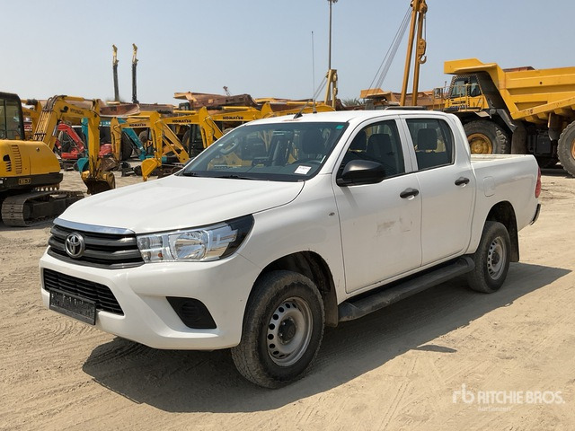 2018 Toyota Hilux 4x4 Crew Cab Pickup - Pick-up: Foto 2 2018 Toyota Hilux 4x4 Crew Cab Pickup - Pick-up: Foto 2