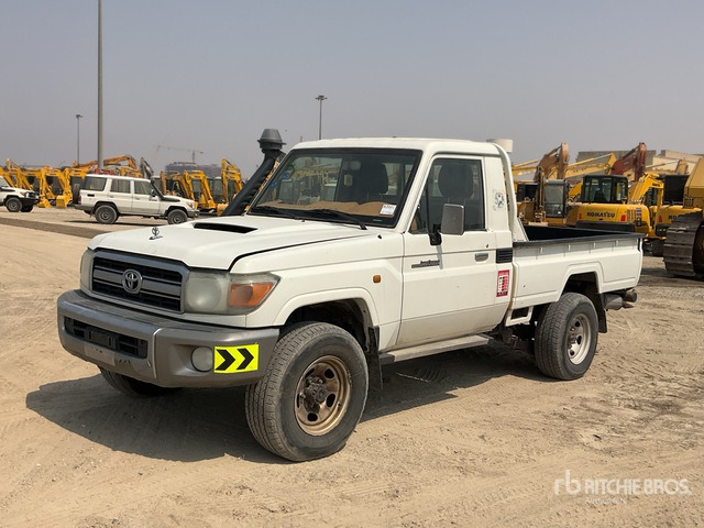 2018 Toyota Land Cruiser 79L 4x4 Pickup - Pick-up: Foto 2 2018 Toyota Land Cruiser 79L 4x4 Pickup - Pick-up: Foto 2