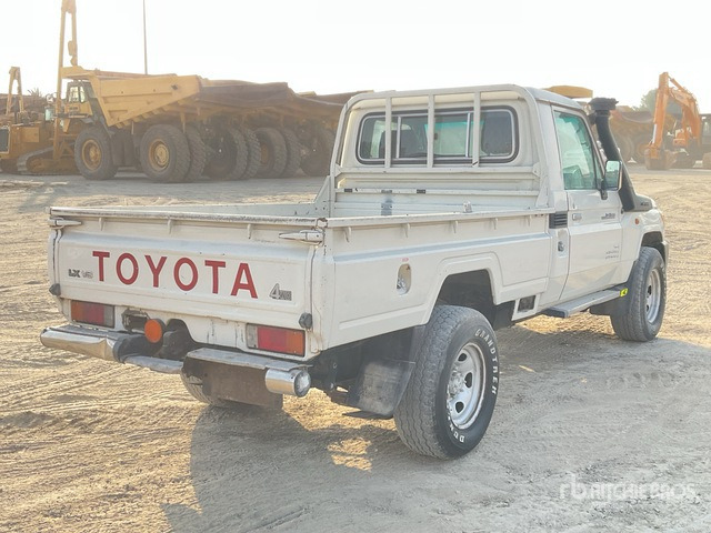 2018 Toyota Land Cruiser 79L 4x4 Pickup - Pick-up: Foto 3 2018 Toyota Land Cruiser 79L 4x4 Pickup - Pick-up: Foto 3