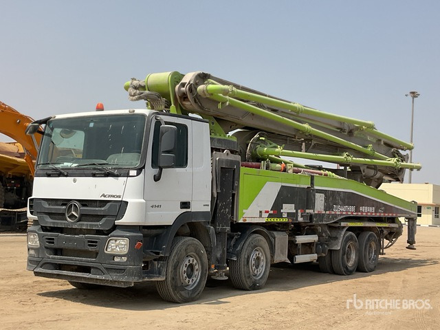 2019 Mercedes-Benz Actros 4141 2019 Zoomlion 56X-6RZ 56 m on 8 ... Concrete Pump Truck - Autopompă de beton: Foto 3 2019 Mercedes-Benz Actros 4141 2019 Zoomlion 56X-6RZ 56 m on 8 ... Concrete Pump Truck - Autopompă de beton: Foto 3