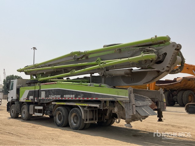 2019 Mercedes-Benz Actros 4141 2019 Zoomlion 56X-6RZ 56 m on 8 ... Concrete Pump Truck - Autopompă de beton: Foto 4 2019 Mercedes-Benz Actros 4141 2019 Zoomlion 56X-6RZ 56 m on 8 ... Concrete Pump Truck - Autopompă de beton: Foto 4