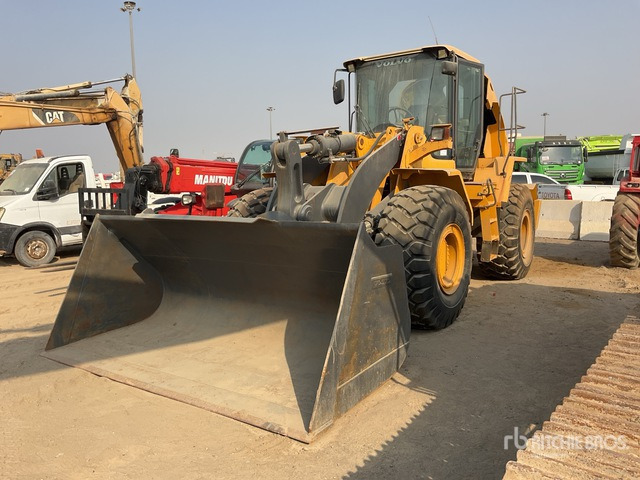 2019 Volvo L105 - Încărcător frontal pe pneuri: Foto 1 2019 Volvo L105 - Încărcător frontal pe pneuri: Foto 1