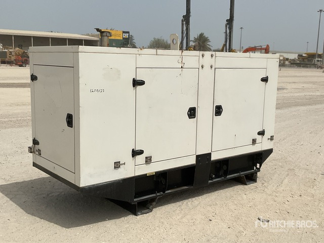 2021 Cat DE110E2 113 kVA Skid-Mounted Generator Set - Generator electric: Foto 4 2021 Cat DE110E2 113 kVA Skid-Mounted Generator Set - Generator electric: Foto 4