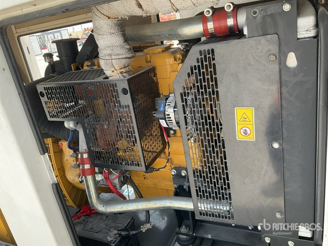 2021 Cat DE110E2 113 kVA Skid-Mounted Generator Set - Generator electric: Foto 5 2021 Cat DE110E2 113 kVA Skid-Mounted Generator Set - Generator electric: Foto 5