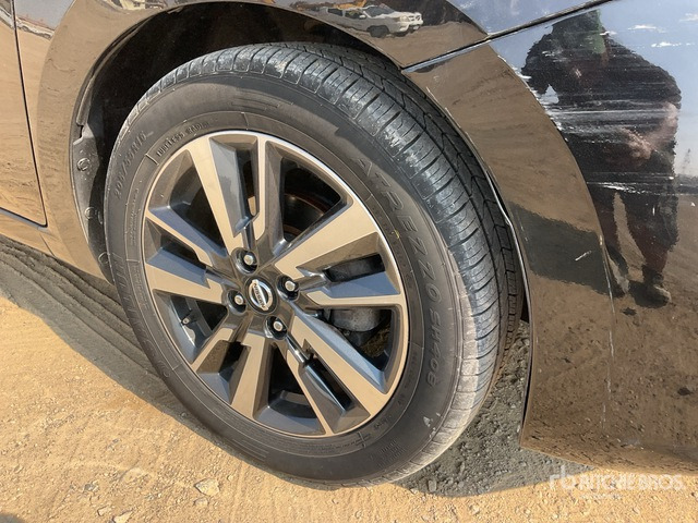 2021 Nissan Versa Automobile - Automobil: Foto 5 2021 Nissan Versa Automobile - Automobil: Foto 5