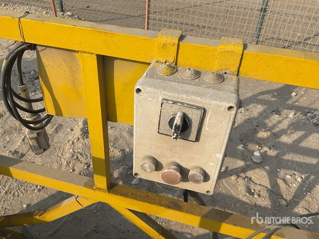 2002 Platform 300 Electric Work Platform - Ataşament pentru Utilaje constructii: Foto 4 2002 Platform 300 Electric Work Platform - Ataşament pentru Utilaje constructii: Foto 4