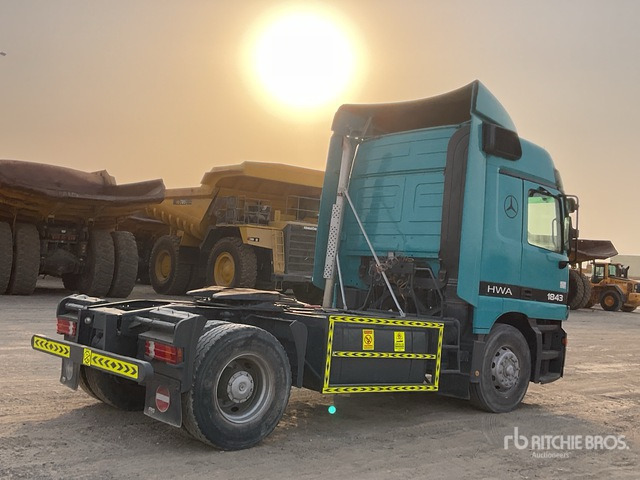 2001 Mercedes-Benz Actros 1843 4x2 S/A Sleeper Truck Tractor - Cap tractor: Foto 4 2001 Mercedes-Benz Actros 1843 4x2 S/A Sleeper Truck Tractor - Cap tractor: Foto 4