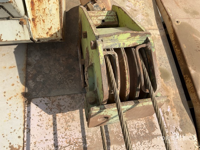 Kato KR25H-V - Macara pentru teren accidentat: Foto 5 Kato KR25H-V - Macara pentru teren accidentat: Foto 5