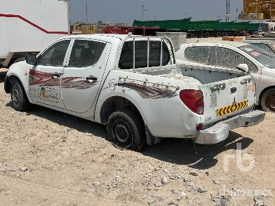 MITSUBISHI L200 - Pick-up: Foto 2 MITSUBISHI L200 - Pick-up: Foto 2