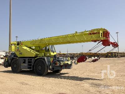TADANO TR300E 30 ton 4x4x4 - Macara pentru teren accidentat: Foto 4 TADANO TR300E 30 ton 4x4x4 - Macara pentru teren accidentat: Foto 4