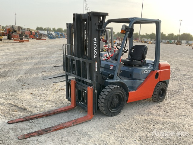 Toyota 72-8FDN30 - Stivuitor diesel: Foto 2 Toyota 72-8FDN30 - Stivuitor diesel: Foto 2