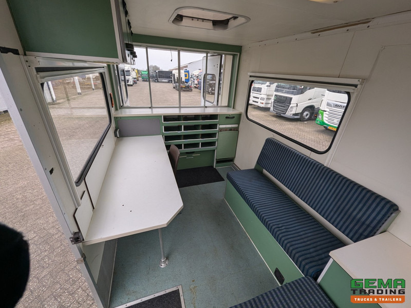 Mercedes-Benz 400-serie 410 D 4x2 Euro2 - Mobiel Kantoor - Standkachel - Hydr. Steunpoten - Eigen Accu's - 26.000KM Origineel - MARGE - Autoutilitară: Foto 4 Mercedes-Benz 400-serie 410 D 4x2 Euro2 - Mobiel Kantoor - Standkachel - Hydr. Steunpoten - Eigen Accu's - 26.000KM Origineel - MARGE - Autoutilitară: Foto 4