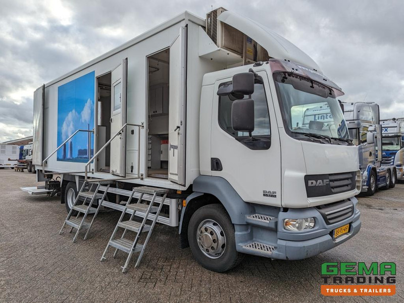 DAF FA LF55.180 4x2 Daycab 15T Euro4 Mobile Office / Camper / Workshop - Manual - Airco - Dhollandia Laadklep 1500KG - 150.000KM (V690) - Camion: Foto 1 DAF FA LF55.180 4x2 Daycab 15T Euro4 Mobile Office / Camper / Workshop - Manual - Airco - Dhollandia Laadklep 1500KG - 150.000KM (V690) - Camion: Foto 1
