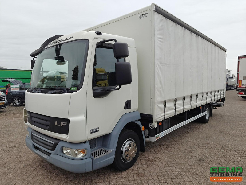 DAF FA LF45.140 4x2 Dagcab Euro4 - 12T - Schuifzeilen/Geslotenbak 6.9m + Laadklep 1500kg - 66.000km Origineel! - Handgeschakeld - Camion cu prelată: Foto 1 DAF FA LF45.140 4x2 Dagcab Euro4 - 12T - Schuifzeilen/Geslotenbak 6.9m + Laadklep 1500kg - 66.000km Origineel! - Handgeschakeld - Camion cu prelată: Foto 1