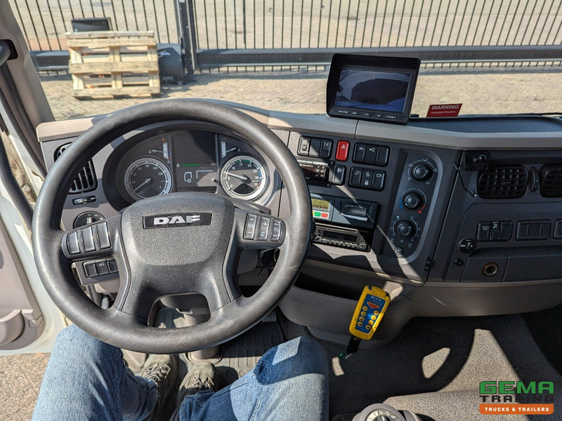 Camion frigider DAF LF 210 FA 4x2 Slaapcab Euro6 - Koelbak 5.5M + Konvekta/Solar-Koeler + Laadklep 1500KG - Zijdeur - 08/2025 APK: Foto 15