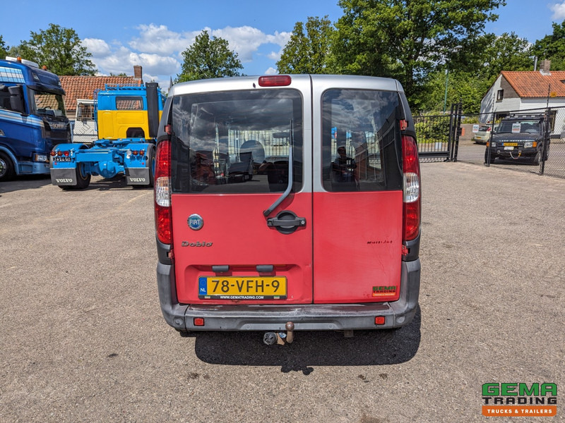 Autoutilitară compactă Fiat Doblò 1.9 JTD Euro4 - Handgeschakeld - Trekhaak: Foto 8