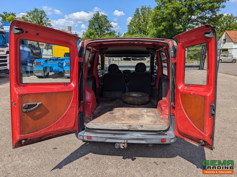 Autoutilitară compactă Fiat Doblò 1.9 JTD Euro4 - Handgeschakeld - Trekhaak: Foto 9