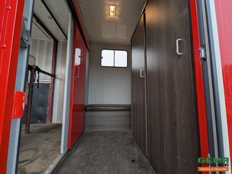 Iveco Tector ML120E24D 4x2 Euro3 DubbelCabine - Paardenwagen 3-Paards - Kleedruimte - Hydraulische klep- TOP! - Camion transport cai: Foto 5 Iveco Tector ML120E24D 4x2 Euro3 DubbelCabine - Paardenwagen 3-Paards - Kleedruimte - Hydraulische klep- TOP! - Camion transport cai: Foto 5