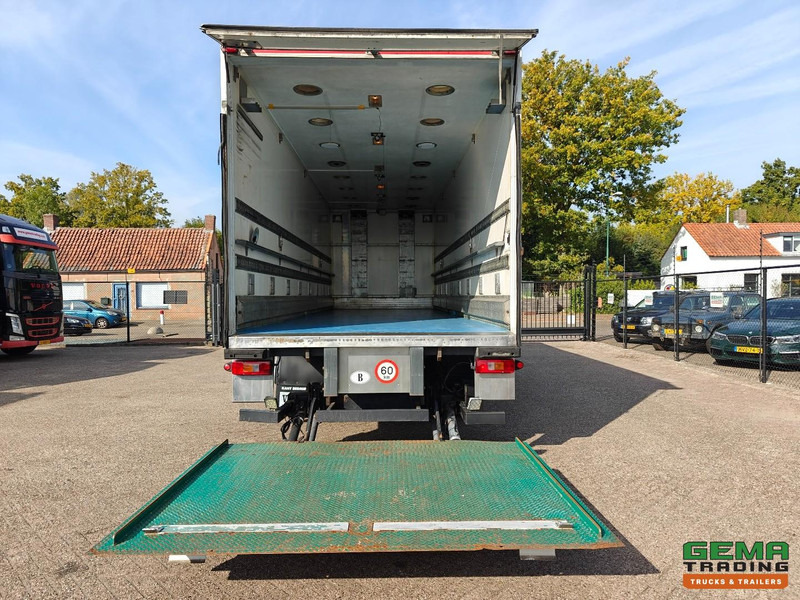 Volvo FM330 4x2 Dagcab Euro5 - KuikenBak 8.4m + Webasto Heater + Dhollandia 2000KG - Camion transport animale: Foto 4 Volvo FM330 4x2 Dagcab Euro5 - KuikenBak 8.4m + Webasto Heater + Dhollandia 2000KG - Camion transport animale: Foto 4