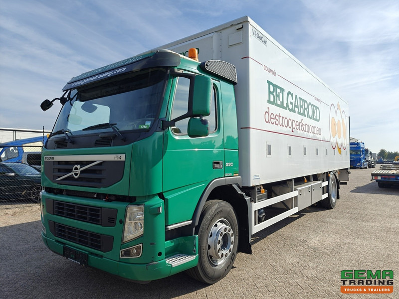 Volvo FM330 4x2 Dagcab Euro5 - KuikenBak 8.4m + Webasto Heater + Dhollandia 2000KG - Camion transport animale: Foto 1 Volvo FM330 4x2 Dagcab Euro5 - KuikenBak 8.4m + Webasto Heater + Dhollandia 2000KG - Camion transport animale: Foto 1