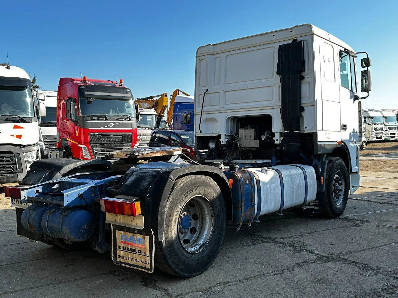 DAF XF 95.380 4X2 Tractor-unit Spring/Air ZF Manual DAF XF 95.380 4X2 Tractor-unit Spring/Air ZF Manual - Cap tractor: Foto 4 DAF XF 95.380 4X2 Tractor-unit Spring/Air ZF Manual DAF XF 95.380 4X2 Tractor-unit Spring/Air ZF Manual - Cap tractor: Foto 4