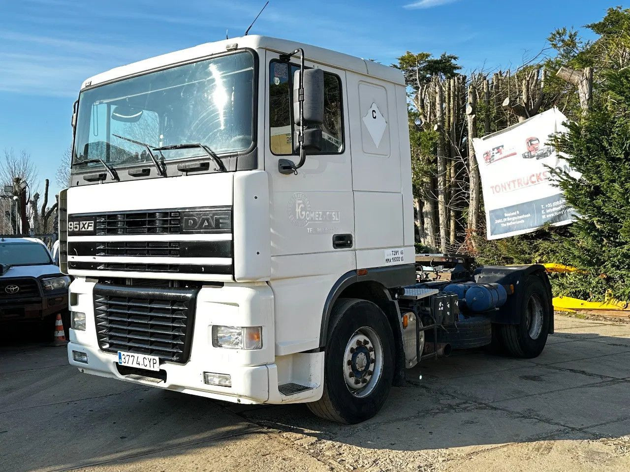 DAF XF 95.380 4X2 Tractor-unit Spring/Air ZF Manual DAF XF 95.380 4X2 Tractor-unit Spring/Air ZF Manual - Cap tractor: Foto 2 DAF XF 95.380 4X2 Tractor-unit Spring/Air ZF Manual DAF XF 95.380 4X2 Tractor-unit Spring/Air ZF Manual - Cap tractor: Foto 2