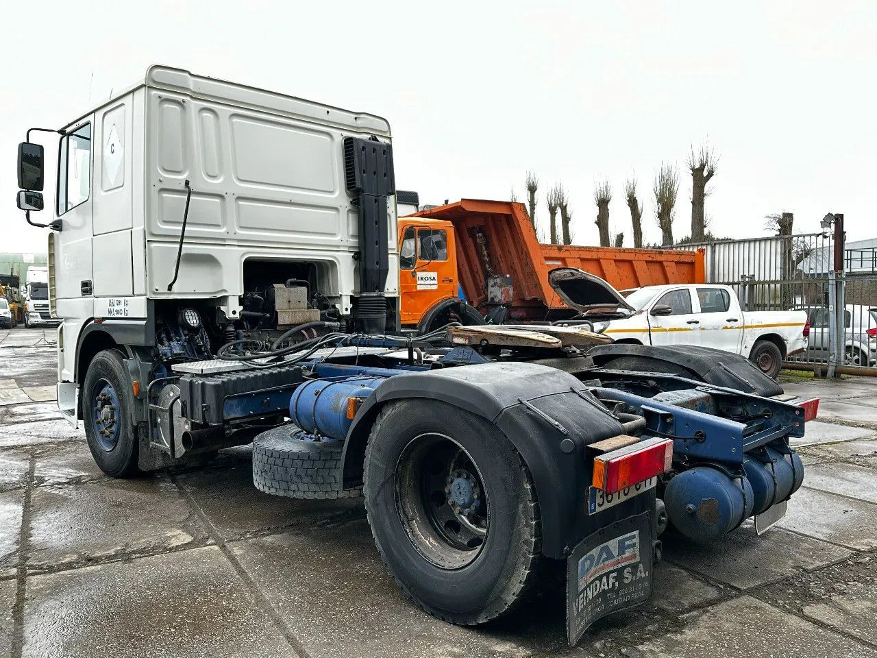 DAF XF 95.380 4X2 Tractor-unit Spring/Air ZF Manual DAF XF 95.380 4X2 Tractor-unit Spring/Air ZF Manual - Cap tractor: Foto 3 DAF XF 95.380 4X2 Tractor-unit Spring/Air ZF Manual DAF XF 95.380 4X2 Tractor-unit Spring/Air ZF Manual - Cap tractor: Foto 3