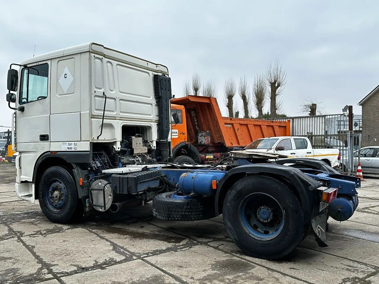 DAF XF 95.380 4X2 Tractor-unit Spring/Air ZF Manual DAF XF 95.380 4X2 Tractor-unit Spring/Air ZF Manual - Cap tractor: Foto 3 DAF XF 95.380 4X2 Tractor-unit Spring/Air ZF Manual DAF XF 95.380 4X2 Tractor-unit Spring/Air ZF Manual - Cap tractor: Foto 3