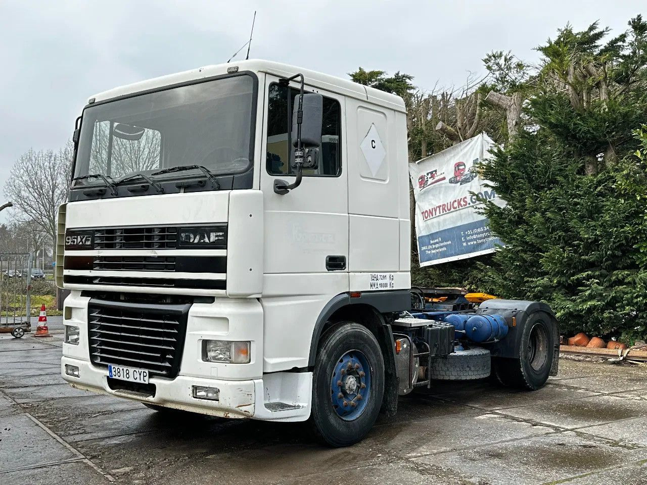 DAF XF 95.380 4X2 Tractor-unit Spring/Air ZF Manual DAF XF 95.380 4X2 Tractor-unit Spring/Air ZF Manual - Cap tractor: Foto 2 DAF XF 95.380 4X2 Tractor-unit Spring/Air ZF Manual DAF XF 95.380 4X2 Tractor-unit Spring/Air ZF Manual - Cap tractor: Foto 2