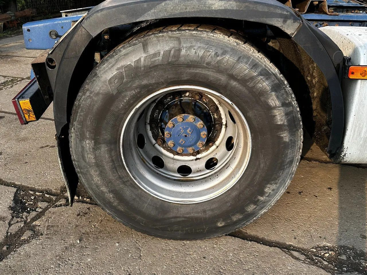DAF XF 95.380 4X2 Tractor-unit Spring/Air ZF Manual DAF XF 95.380 4X2 Tractor-unit Spring/Air ZF Manual - Cap tractor: Foto 5 DAF XF 95.380 4X2 Tractor-unit Spring/Air ZF Manual DAF XF 95.380 4X2 Tractor-unit Spring/Air ZF Manual - Cap tractor: Foto 5