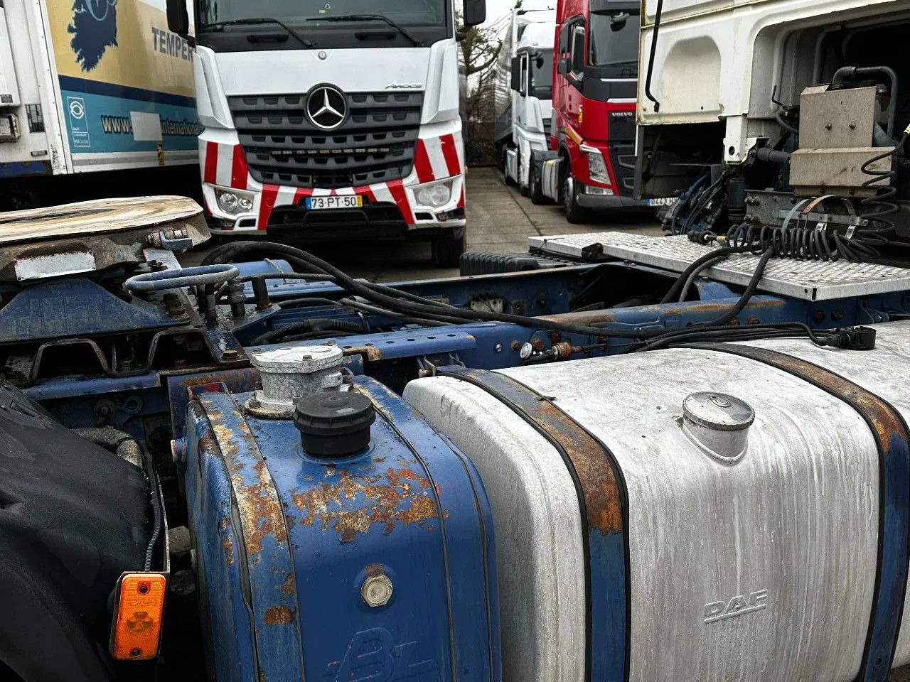 DAF XF 95.380 4X2 Tractor-unit Spring/Air ZF Manual DAF XF 95.380 4X2 Tractor-unit Spring/Air ZF Manual - Cap tractor: Foto 5 DAF XF 95.380 4X2 Tractor-unit Spring/Air ZF Manual DAF XF 95.380 4X2 Tractor-unit Spring/Air ZF Manual - Cap tractor: Foto 5