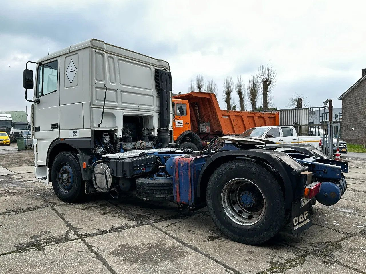 DAF XF 95.380 4X2 Tractor-unit Spring/Air ZF Manual DAF XF 95.380 4X2 Tractor-unit Spring/Air ZF Manual - Cap tractor: Foto 3 DAF XF 95.380 4X2 Tractor-unit Spring/Air ZF Manual DAF XF 95.380 4X2 Tractor-unit Spring/Air ZF Manual - Cap tractor: Foto 3