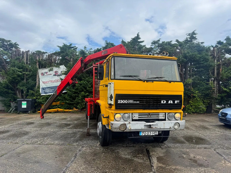 DAF 2300 4X2 Platform + Crane Spring/Spring German truck - Camion platformă: Foto 1 DAF 2300 4X2 Platform + Crane Spring/Spring German truck - Camion platformă: Foto 1