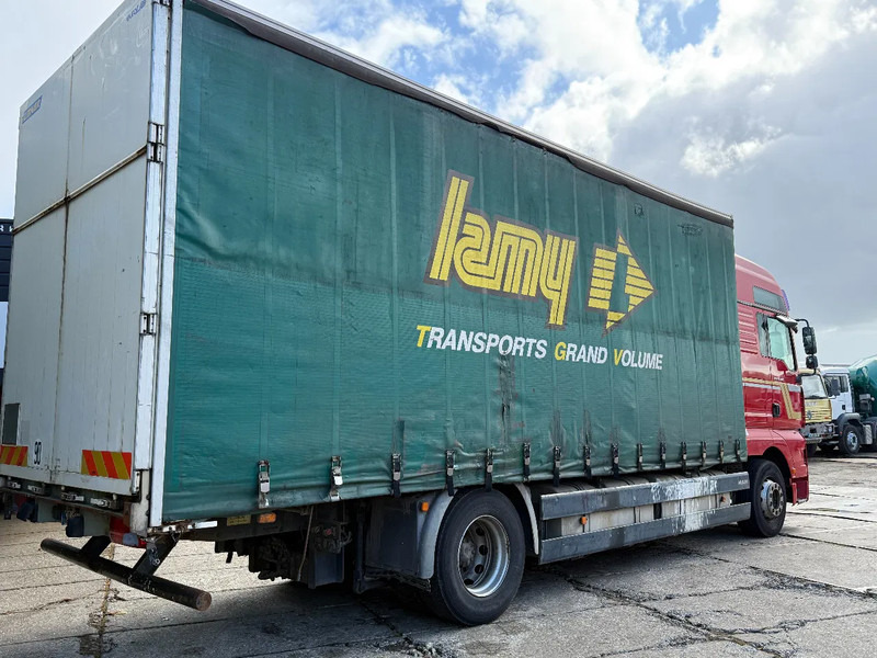 MAN TGA 18.440 4X2 BOX Spring/Air EURO3 Retarder ZF Manual - Camion furgon: Foto 4 MAN TGA 18.440 4X2 BOX Spring/Air EURO3 Retarder ZF Manual - Camion furgon: Foto 4