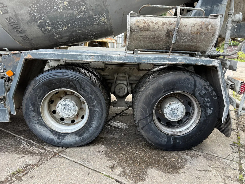 MAN TGA 35.360 8X4 SCHWING Beton Mixer Spring/Spring ZF Manual Gearbox - Autobetonieră: Foto 4 MAN TGA 35.360 8X4 SCHWING Beton Mixer Spring/Spring ZF Manual Gearbox - Autobetonieră: Foto 4