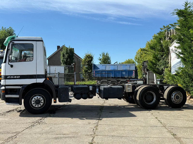 Mercedes-Benz ACTROS 2540 V6 6X2 Chassis Spring/Air EPS 3 Pedal - Camion şasiu: Foto 3 Mercedes-Benz ACTROS 2540 V6 6X2 Chassis Spring/Air EPS 3 Pedal - Camion şasiu: Foto 3