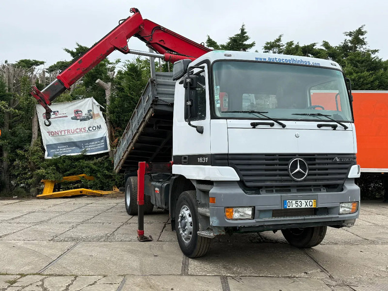 Mercedes-Benz Actros 1831 V6 4X2 Tipper + crane EPS Manual Gearbox 3 peddal - Camion basculantă, Camion cu macara: Foto 1 Mercedes-Benz Actros 1831 V6 4X2 Tipper + crane EPS Manual Gearbox 3 peddal - Camion basculantă, Camion cu macara: Foto 1