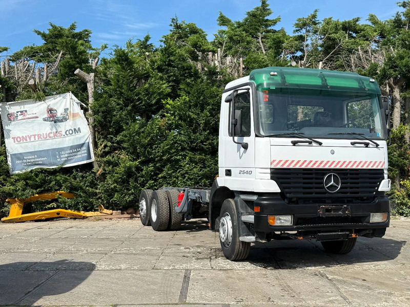 Mercedes-Benz Actros 2540 V6 6X2 Chassis Spring/Air Manual gearbox - Camion şasiu: Foto 1 Mercedes-Benz Actros 2540 V6 6X2 Chassis Spring/Air Manual gearbox - Camion şasiu: Foto 1